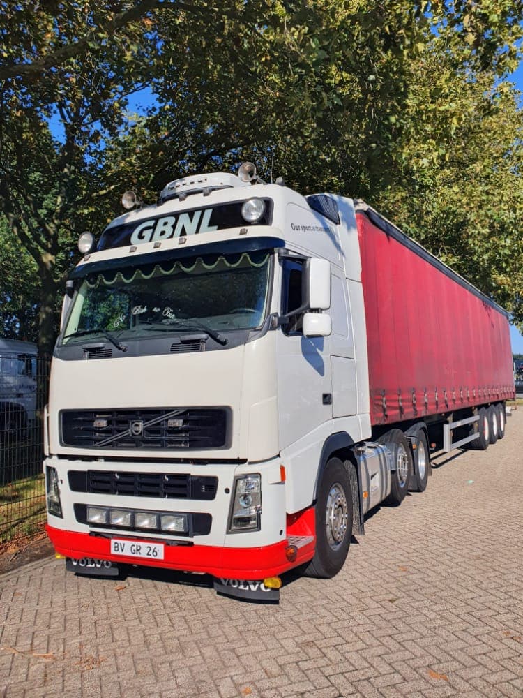 Volvo truck at Neymar Trucks